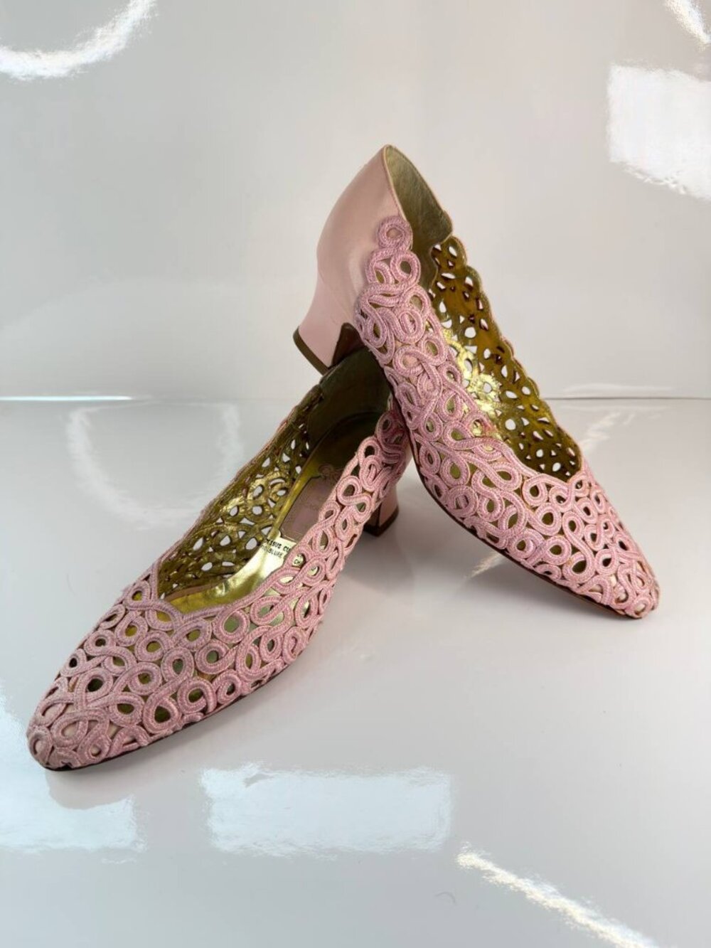 Vintage Rene Caovilla Venezia Pink Cutout Leather Pumps Heels - Italy - Size 7